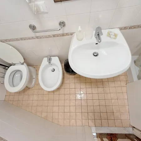 Nahid Affittacamere Roma