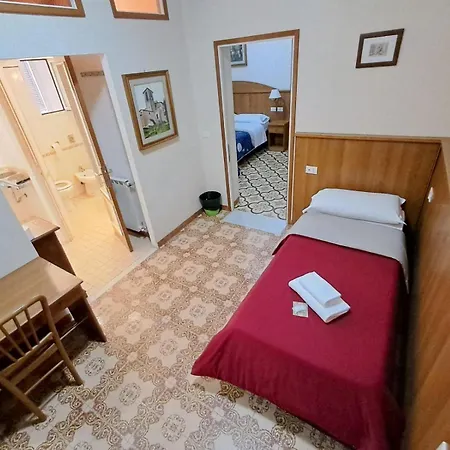 בית הארחה Nahid רומא